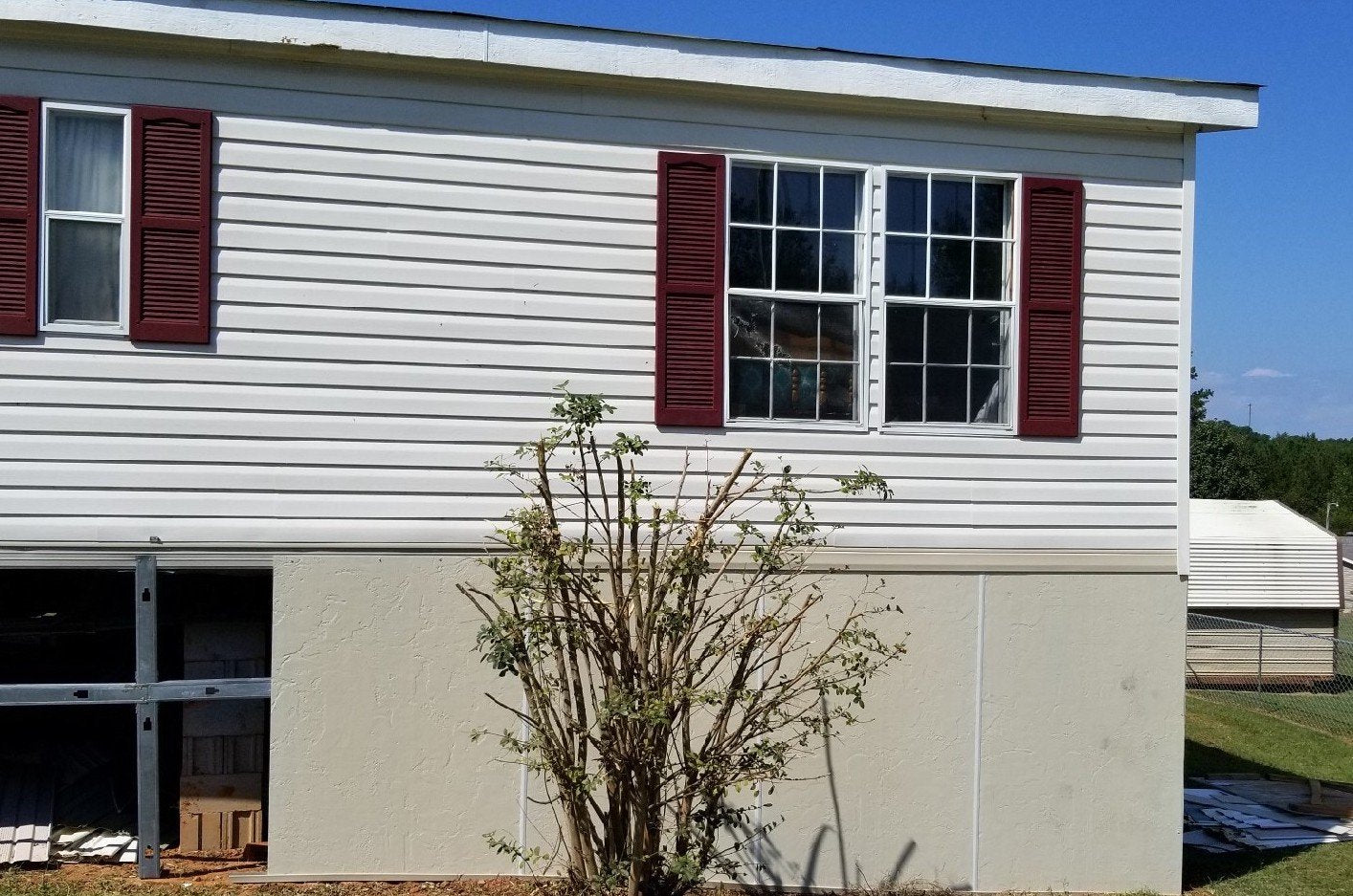 We Install Mobile Home Underpinning